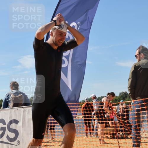 07.09.2025 - 19. Norderstedt Triathlon Luisa Fischer http://msf.ph/oto/8757819 07.09.2025 11:48:12 Schwimmen 227, 260, 1397 meine-sportfotos.de