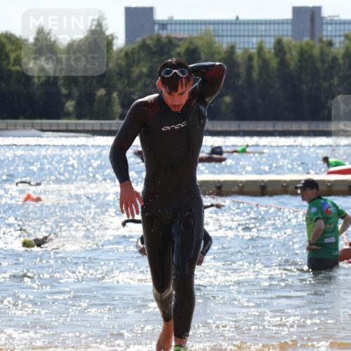 07.09.2025 - 19. Norderstedt Triathlon Luisa Fischer http://msf.ph/oto/8757832 07.09.2025 13:34:26 Schwimmen 393, 959, 973, 1029, 1465 meine-sportfotos.de