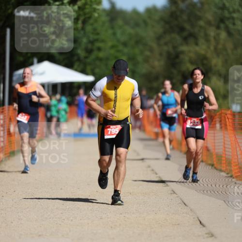 07.09.2025 - 19. Norderstedt Triathlon Michael Strokosch http://msf.ph/oto/8757891 07.09.2025 12:05:08 Laufen 795, 833, 1333 meine-sportfotos.de