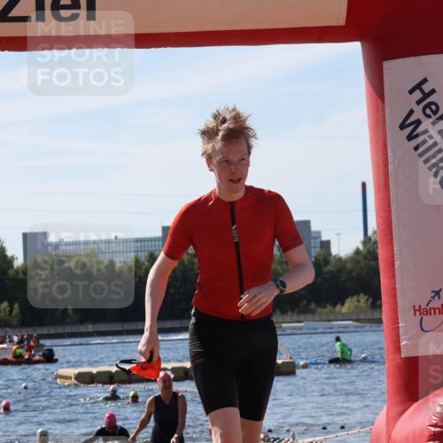 07.09.2025 - 19. Norderstedt Triathlon Luisa Fischer http://msf.ph/oto/8757900 07.09.2025 11:48:35 Schwimmen 808 meine-sportfotos.de
