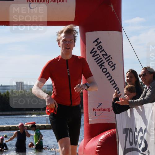 07.09.2025 - 19. Norderstedt Triathlon Luisa Fischer http://msf.ph/oto/8757920 07.09.2025 11:48:36 Schwimmen 808 meine-sportfotos.de
