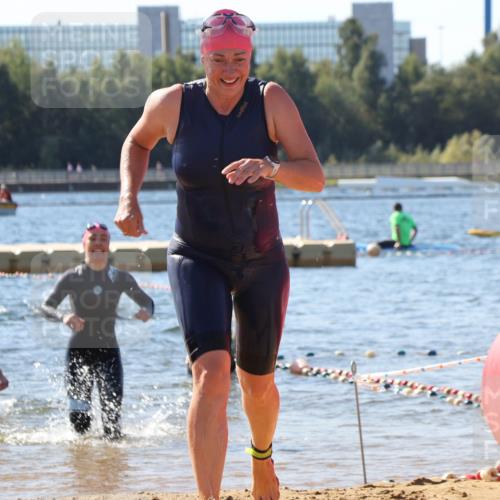 07.09.2025 - 19. Norderstedt Triathlon Luisa Fischer http://msf.ph/oto/8757968 07.09.2025 11:48:42 Schwimmen 767, 808, 1242 meine-sportfotos.de