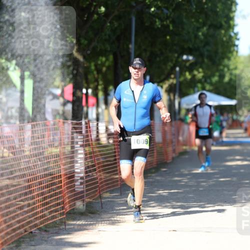 07.09.2025 - 19. Norderstedt Triathlon Michael Strokosch http://msf.ph/oto/8757975 07.09.2025 14:55:52 Laufen 863, 1009, 1026 meine-sportfotos.de