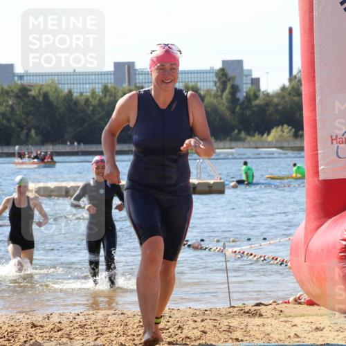 07.09.2025 - 19. Norderstedt Triathlon Luisa Fischer http://msf.ph/oto/8757978 07.09.2025 11:48:43 Schwimmen 767, 808, 1242 meine-sportfotos.de