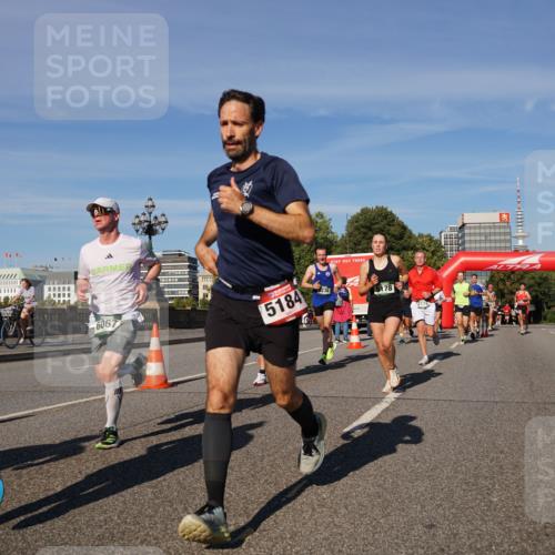 07.09.2025 - BARMER Alsterlauf Yannick Fuchs http://msf.ph/oto/8757998 07.09.2025 09:39:00 Laufen 73, 11111, 6067, 5184, 236, 78 meine-sportfotos.de