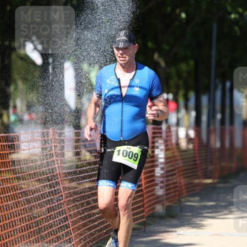 07.09.2025 - 19. Norderstedt Triathlon Michael Strokosch http://msf.ph/oto/8758016 07.09.2025 14:55:53 Laufen 863, 1009, 1026 meine-sportfotos.de