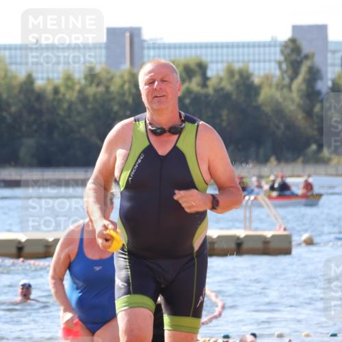 07.09.2025 - 19. Norderstedt Triathlon Luisa Fischer http://msf.ph/oto/8758073 07.09.2025 11:49:11 Schwimmen 217, 725 meine-sportfotos.de