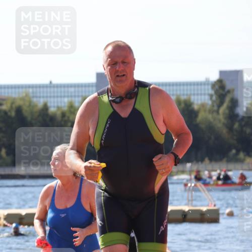 07.09.2025 - 19. Norderstedt Triathlon Luisa Fischer http://msf.ph/oto/8758087 07.09.2025 11:49:12 Schwimmen 217, 709, 725 meine-sportfotos.de