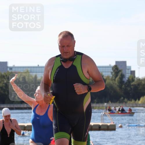 07.09.2025 - 19. Norderstedt Triathlon Luisa Fischer http://msf.ph/oto/8758097 07.09.2025 11:49:13 Schwimmen 217, 709, 725 meine-sportfotos.de