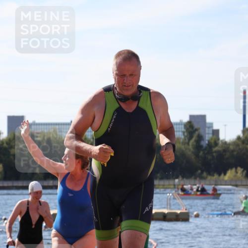 07.09.2025 - 19. Norderstedt Triathlon Luisa Fischer http://msf.ph/oto/8758101 07.09.2025 11:49:13 Schwimmen 217, 709, 725 meine-sportfotos.de