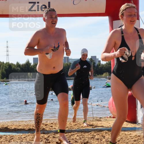 07.09.2025 - 19. Norderstedt Triathlon Luisa Fischer http://msf.ph/oto/8758195 07.09.2025 11:49:20 Schwimmen 217, 290, 709, 725 meine-sportfotos.de