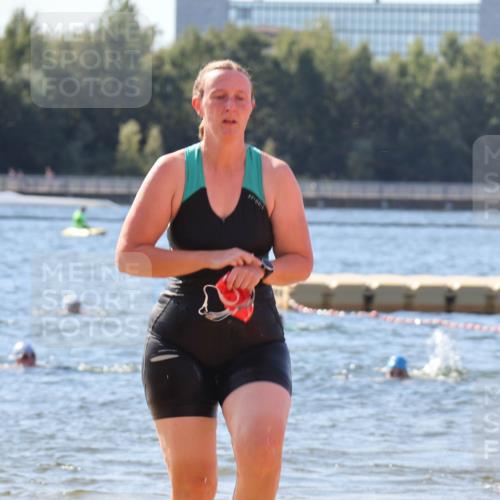 07.09.2025 - 19. Norderstedt Triathlon Luisa Fischer http://msf.ph/oto/8758211 07.09.2025 11:49:35 Schwimmen 1268 meine-sportfotos.de