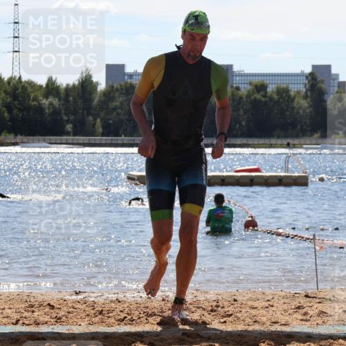 07.09.2025 - 19. Norderstedt Triathlon Luisa Fischer http://msf.ph/oto/8758290 07.09.2025 13:36:33 Schwimmen 1032 meine-sportfotos.de
