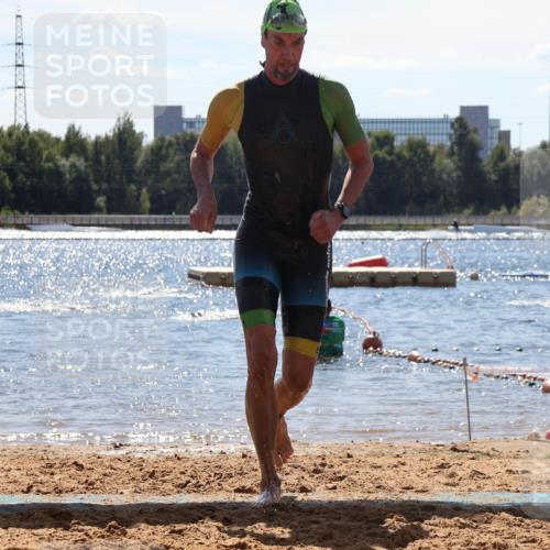 07.09.2025 - 19. Norderstedt Triathlon Luisa Fischer http://msf.ph/oto/8758293 07.09.2025 13:36:33 Schwimmen 1032 meine-sportfotos.de