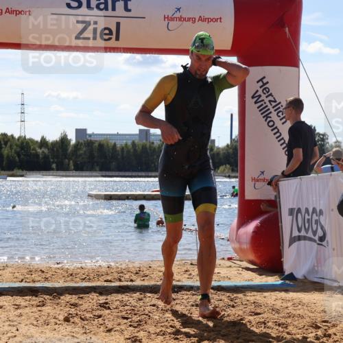 07.09.2025 - 19. Norderstedt Triathlon Luisa Fischer http://msf.ph/oto/8758312 07.09.2025 13:36:34 Schwimmen 1032 meine-sportfotos.de