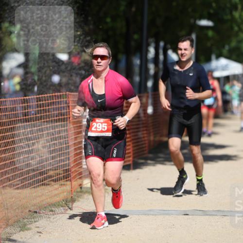 07.09.2025 - 19. Norderstedt Triathlon Michael Strokosch http://msf.ph/oto/8758313 07.09.2025 13:13:59 Laufen 171, 295, 1376 meine-sportfotos.de