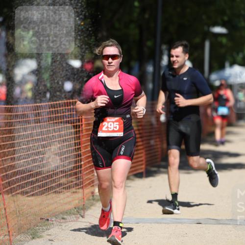 07.09.2025 - 19. Norderstedt Triathlon Michael Strokosch http://msf.ph/oto/8758323 07.09.2025 13:13:59 Laufen 171, 295, 1376 meine-sportfotos.de