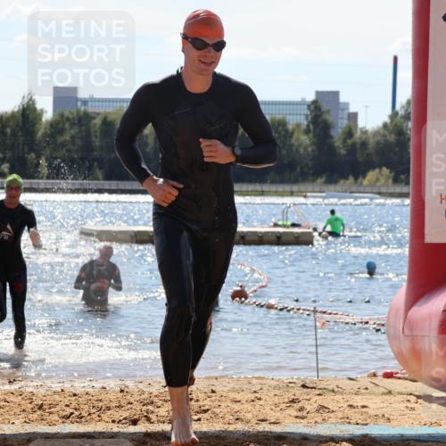 07.09.2025 - 19. Norderstedt Triathlon Luisa Fischer http://msf.ph/oto/8758337 07.09.2025 13:37:06 Schwimmen 374, 900 meine-sportfotos.de