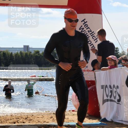07.09.2025 - 19. Norderstedt Triathlon Luisa Fischer http://msf.ph/oto/8758350 07.09.2025 13:37:07 Schwimmen 374, 900 meine-sportfotos.de