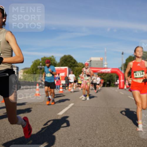 07.09.2025 - BARMER Alsterlauf Yannick Fuchs http://msf.ph/oto/8758357 07.09.2025 09:39:06 Laufen 4484, 4134 meine-sportfotos.de