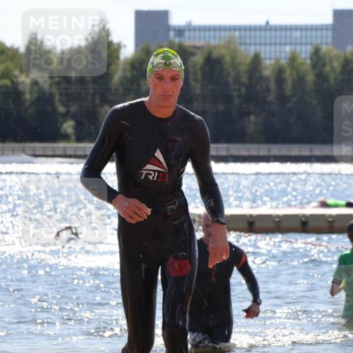 07.09.2025 - 19. Norderstedt Triathlon Luisa Fischer http://msf.ph/oto/8758359 07.09.2025 13:37:09 Schwimmen 374, 900 meine-sportfotos.de