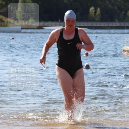 07.09.2025 - 19. Norderstedt Triathlon Luisa Fischer http://msf.ph/oto/8758363 07.09.2025 11:50:02 Schwimmen 757 meine-sportfotos.de
