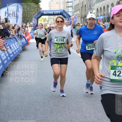 07.09.2025 - BARMER Alsterlauf Strokosch-Dieckow http://msf.ph/oto/8758383 07.09.2025 10:13:32 Ziel 2235, 2875, 2876, 2892, 3031, 3085, 3086, 3181, 3332, 3333, 3334, 3373, 3379, 3424, 3425, 3644, 3833, 4181, 4690, 4761, 5059, 5447, 5709, 5743, 5830, 6317, 6318, 6329, 6331, 8195, 8417 meine-sportfotos.de