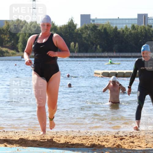 07.09.2025 - 19. Norderstedt Triathlon Luisa Fischer http://msf.ph/oto/8758403 07.09.2025 11:50:04 Schwimmen 757, 762 meine-sportfotos.de