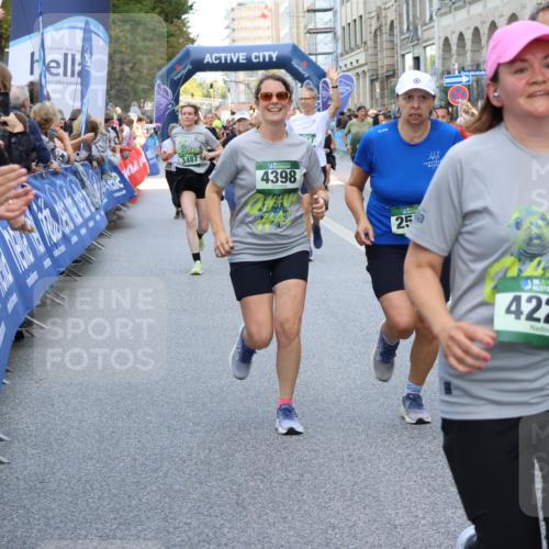 07.09.2025 - BARMER Alsterlauf Strokosch-Dieckow http://msf.ph/oto/8758411 07.09.2025 10:13:32 Ziel 2235, 2875, 2876, 2892, 3031, 3085, 3086, 3181, 3332, 3333, 3334, 3373, 3379, 3424, 3425, 3644, 3833, 4181, 4690, 4761, 5059, 5447, 5709, 5743, 5830, 6317, 6318, 6329, 6331, 8195, 8417 meine-sportfotos.de