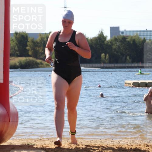 07.09.2025 - 19. Norderstedt Triathlon Luisa Fischer http://msf.ph/oto/8758417 07.09.2025 11:50:05 Schwimmen 757, 762 meine-sportfotos.de