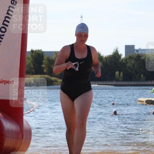 07.09.2025 - 19. Norderstedt Triathlon Luisa Fischer http://msf.ph/oto/8758422 07.09.2025 11:50:05 Schwimmen 757, 762 meine-sportfotos.de