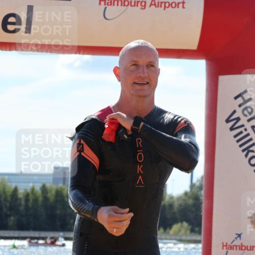 07.09.2025 - 19. Norderstedt Triathlon Luisa Fischer http://msf.ph/oto/8758423 07.09.2025 13:37:21 Schwimmen 900, 1022 meine-sportfotos.de