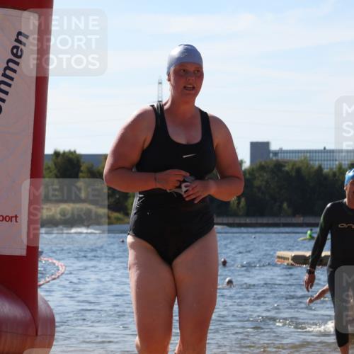 07.09.2025 - 19. Norderstedt Triathlon Luisa Fischer http://msf.ph/oto/8758436 07.09.2025 11:50:06 Schwimmen 757, 762, 828 meine-sportfotos.de