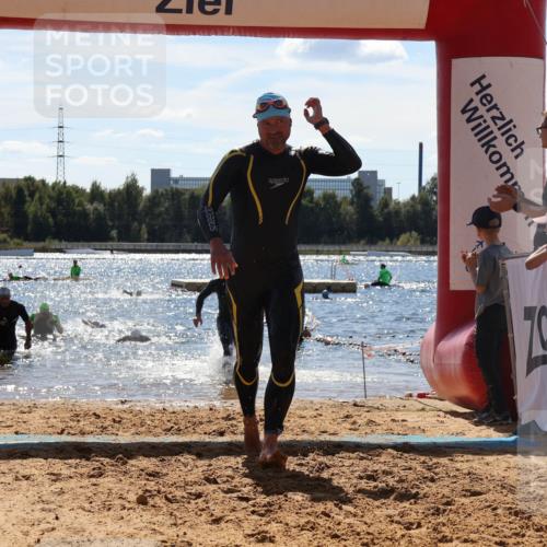 07.09.2025 - 19. Norderstedt Triathlon Luisa Fischer http://msf.ph/oto/8758446 07.09.2025 13:37:44 Schwimmen 361, 1456 meine-sportfotos.de