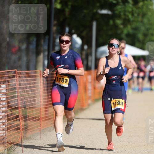 07.09.2025 - 19. Norderstedt Triathlon Michael Strokosch http://msf.ph/oto/8758477 07.09.2025 12:05:31 Laufen 155, 1181, 1193, 1228 meine-sportfotos.de