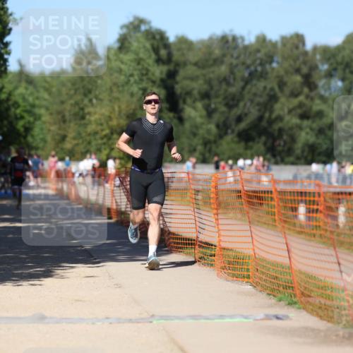 07.09.2025 - 19. Norderstedt Triathlon Michael Strokosch http://msf.ph/oto/8758481 07.09.2025 14:56:24 Laufen 877 meine-sportfotos.de