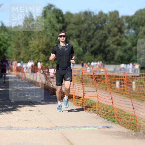 07.09.2025 - 19. Norderstedt Triathlon Michael Strokosch http://msf.ph/oto/8758505 07.09.2025 14:56:24 Laufen 877 meine-sportfotos.de