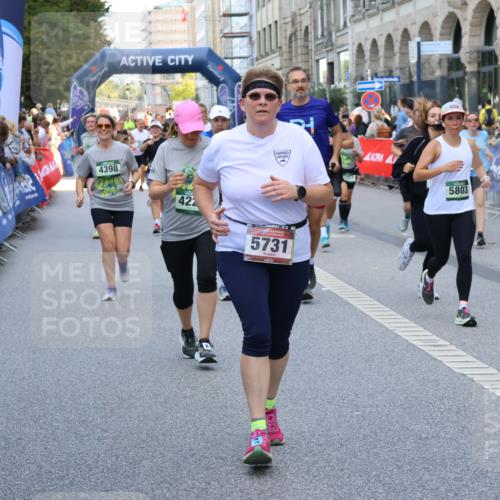 07.09.2025 - BARMER Alsterlauf Strokosch-Dieckow http://msf.ph/oto/8758555 07.09.2025 10:13:29 Ziel 2235, 2387, 2875, 2876, 2892, 3031, 3085, 3086, 3181, 3332, 3333, 3334, 3373, 3379, 3424, 3425, 3564, 3644, 3833, 4181, 4548, 4690, 4716, 4718, 4761, 4958, 5054, 5059, 5414, 5447, 5502, 5709, 5743, 6317, 6318, 6329, 6331, 8417 meine-sportfotos.de