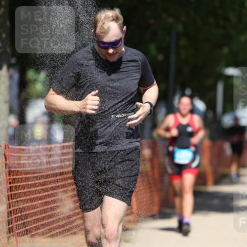07.09.2025 - 19. Norderstedt Triathlon Michael Strokosch http://msf.ph/oto/8758574 07.09.2025 13:14:09 Laufen 177, 351, 1477 meine-sportfotos.de
