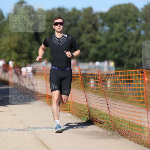 07.09.2025 - 19. Norderstedt Triathlon Michael Strokosch http://msf.ph/oto/8758581 07.09.2025 14:56:25 Laufen 877 meine-sportfotos.de
