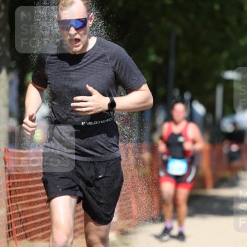 07.09.2025 - 19. Norderstedt Triathlon Michael Strokosch http://msf.ph/oto/8758588 07.09.2025 13:14:09 Laufen 177, 351, 1477 meine-sportfotos.de
