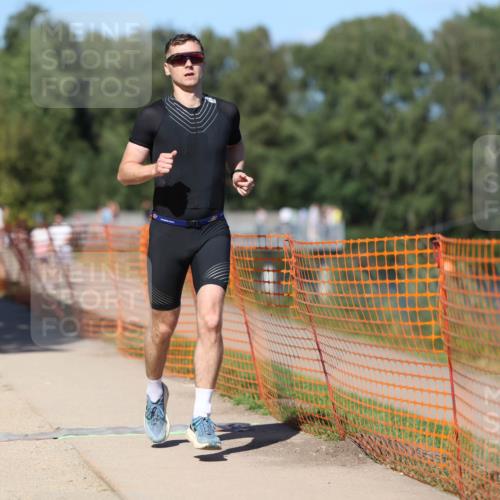 07.09.2025 - 19. Norderstedt Triathlon Michael Strokosch http://msf.ph/oto/8758589 07.09.2025 14:56:26 Laufen 877, 982 meine-sportfotos.de