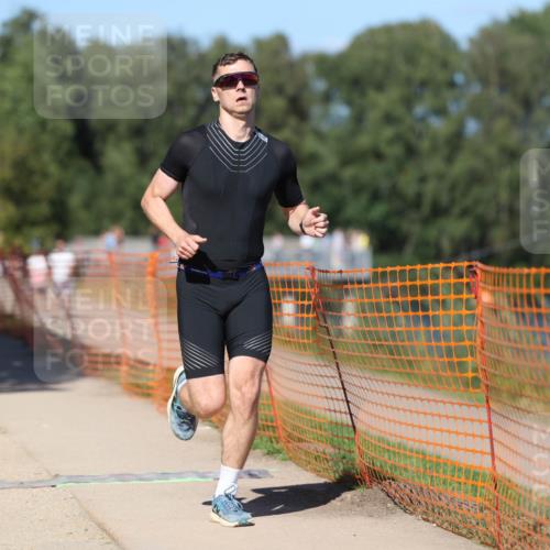 07.09.2025 - 19. Norderstedt Triathlon Michael Strokosch http://msf.ph/oto/8758596 07.09.2025 14:56:26 Laufen 877, 982 meine-sportfotos.de