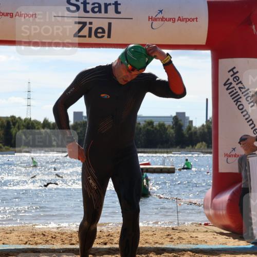 07.09.2025 - 19. Norderstedt Triathlon Luisa Fischer http://msf.ph/oto/8758635 07.09.2025 13:38:38 Schwimmen 1012 meine-sportfotos.de