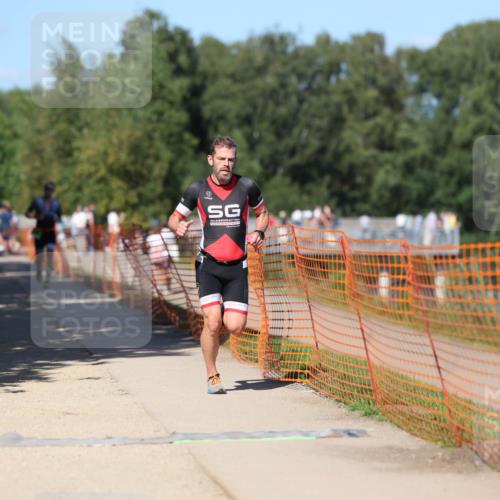 07.09.2025 - 19. Norderstedt Triathlon Michael Strokosch http://msf.ph/oto/8758645 07.09.2025 14:56:32 Laufen 982 meine-sportfotos.de