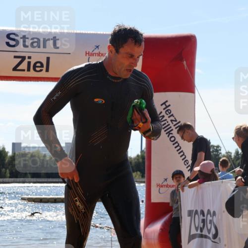 07.09.2025 - 19. Norderstedt Triathlon Luisa Fischer http://msf.ph/oto/8758646 07.09.2025 13:38:38 Schwimmen 1012 meine-sportfotos.de