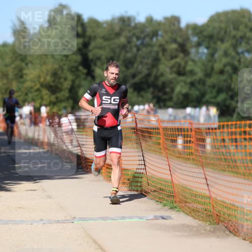 07.09.2025 - 19. Norderstedt Triathlon Michael Strokosch http://msf.ph/oto/8758655 07.09.2025 14:56:32 Laufen 982 meine-sportfotos.de