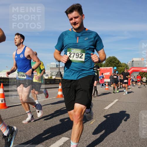 07.09.2025 - BARMER Alsterlauf Yannick Fuchs http://msf.ph/oto/8758661 07.09.2025 09:39:12 Laufen 6166, 53, 36, 2792, 24 meine-sportfotos.de