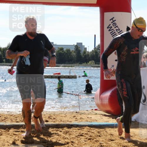 07.09.2025 - 19. Norderstedt Triathlon Luisa Fischer http://msf.ph/oto/8758681 07.09.2025 13:39:02 Schwimmen 977, 983, 987, 1459 meine-sportfotos.de