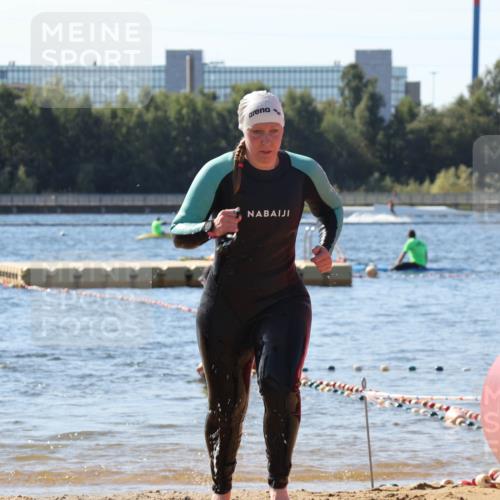 07.09.2025 - 19. Norderstedt Triathlon Luisa Fischer http://msf.ph/oto/8758687 07.09.2025 11:50:23 Schwimmen 273, 828 meine-sportfotos.de